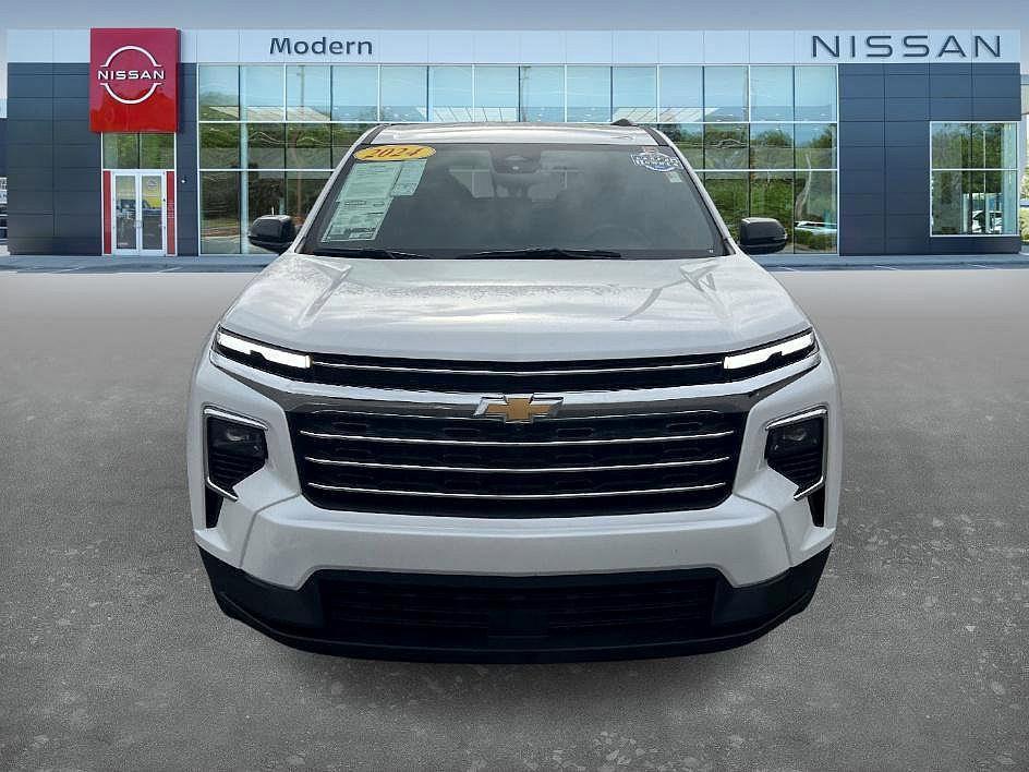 used 2024 Chevrolet Traverse car, priced at $32,475