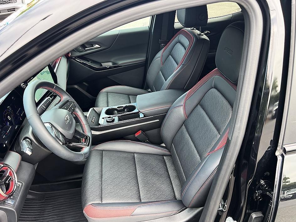 used 2026 Chevrolet Equinox car, priced at $33,274