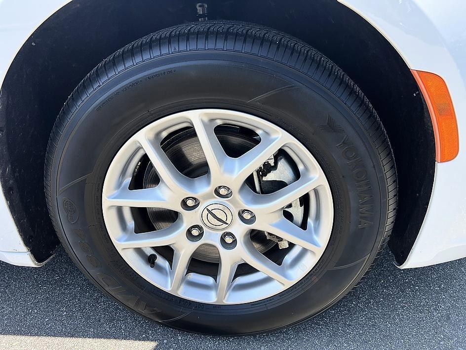 used 2023 Chrysler Pacifica car, priced at $22,774