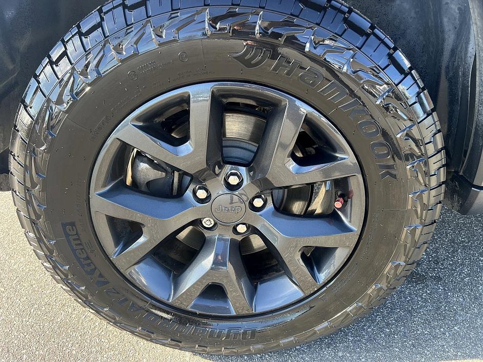 used 2020 Jeep Cherokee car, priced at $14,488