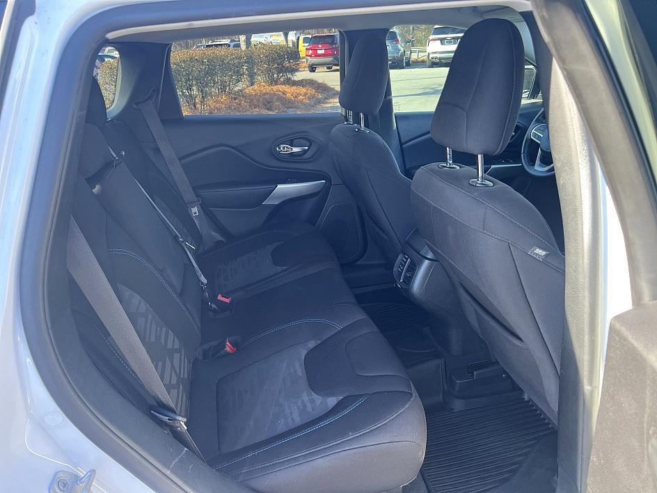 used 2020 Jeep Cherokee car, priced at $14,488