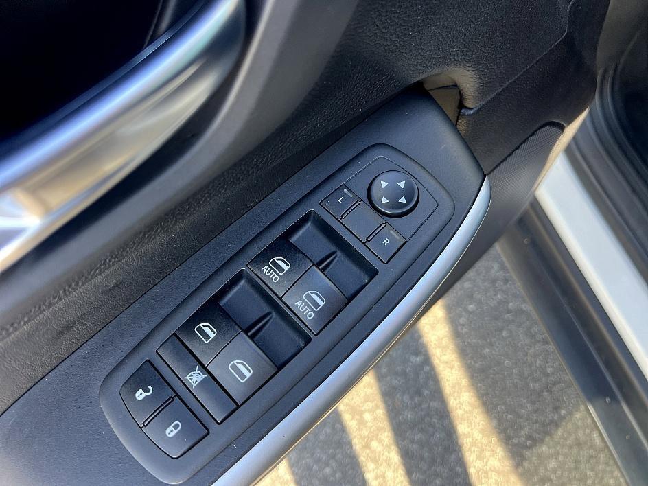 used 2020 Jeep Cherokee car, priced at $14,488