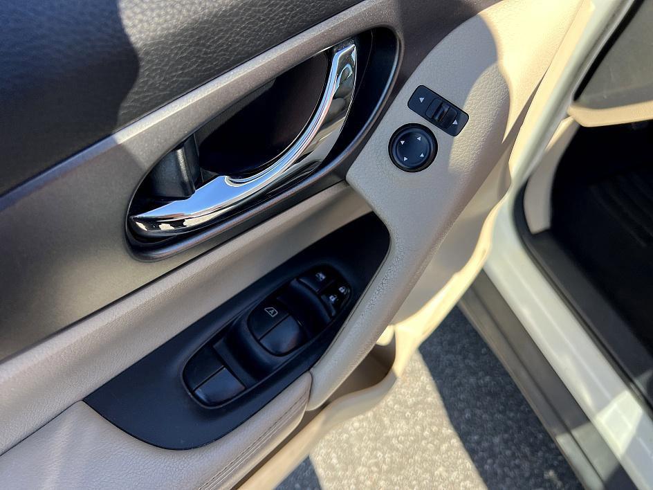 used 2016 Nissan Rogue car, priced at $11,788