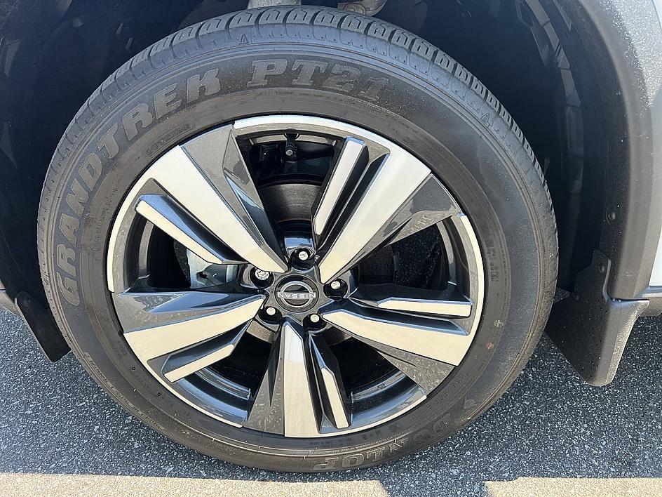used 2025 Nissan Rogue car, priced at $29,787