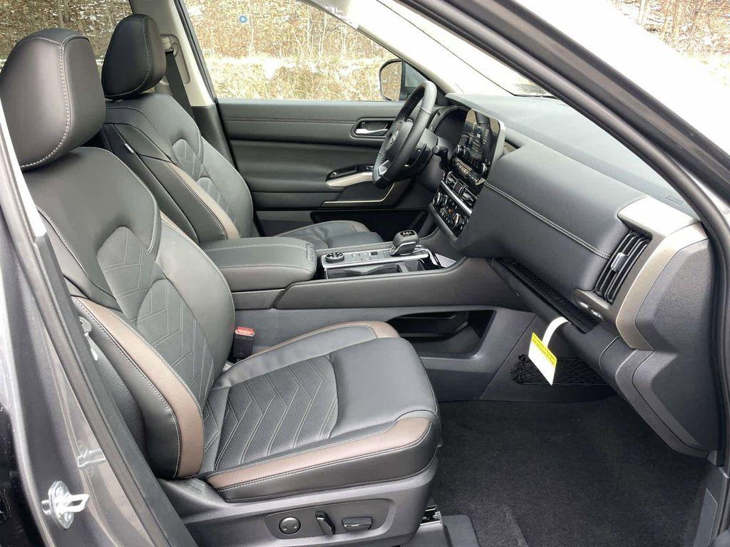 new 2025 Nissan Pathfinder car, priced at $46,235