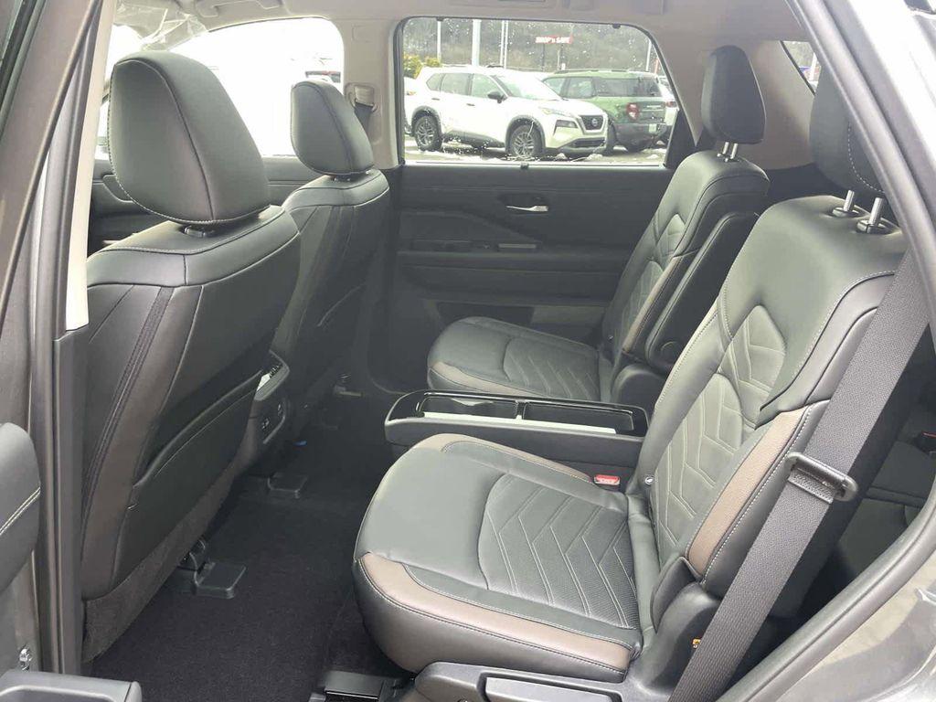 new 2025 Nissan Pathfinder car, priced at $46,235