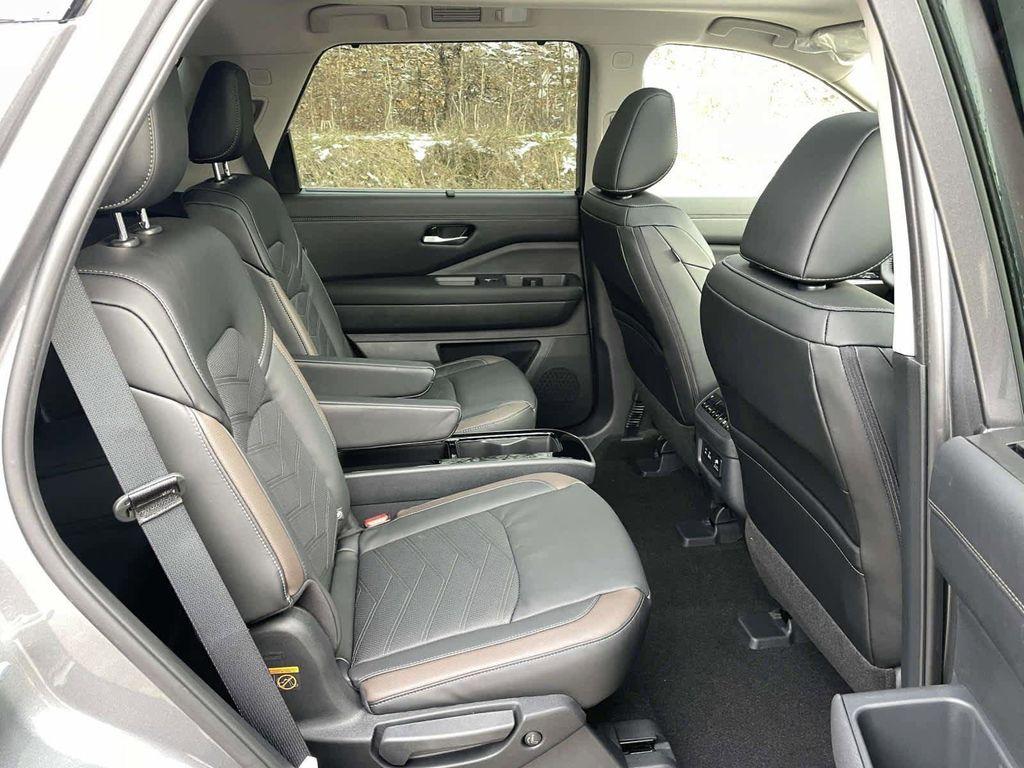 new 2025 Nissan Pathfinder car, priced at $46,235