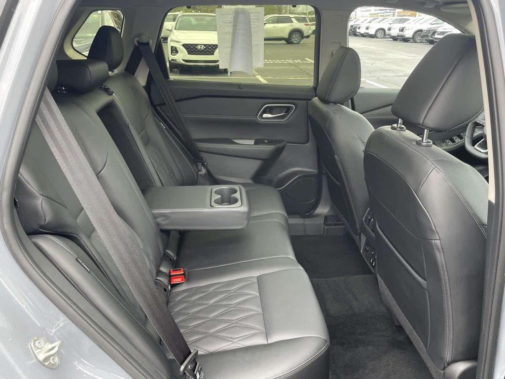 2024 Boulder Gray Pearl Nissan Rogue