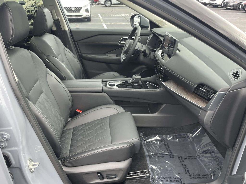 2024 Boulder Gray Pearl Nissan Rogue