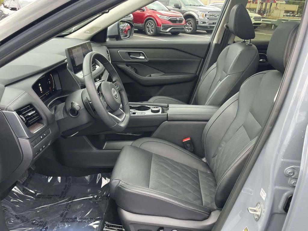 2024 Boulder Gray Pearl Nissan Rogue