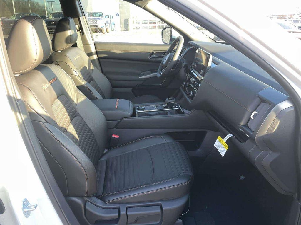 new 2025 Nissan Pathfinder car, priced at $41,620