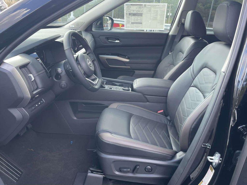 new 2025 Nissan Pathfinder car, priced at $45,031