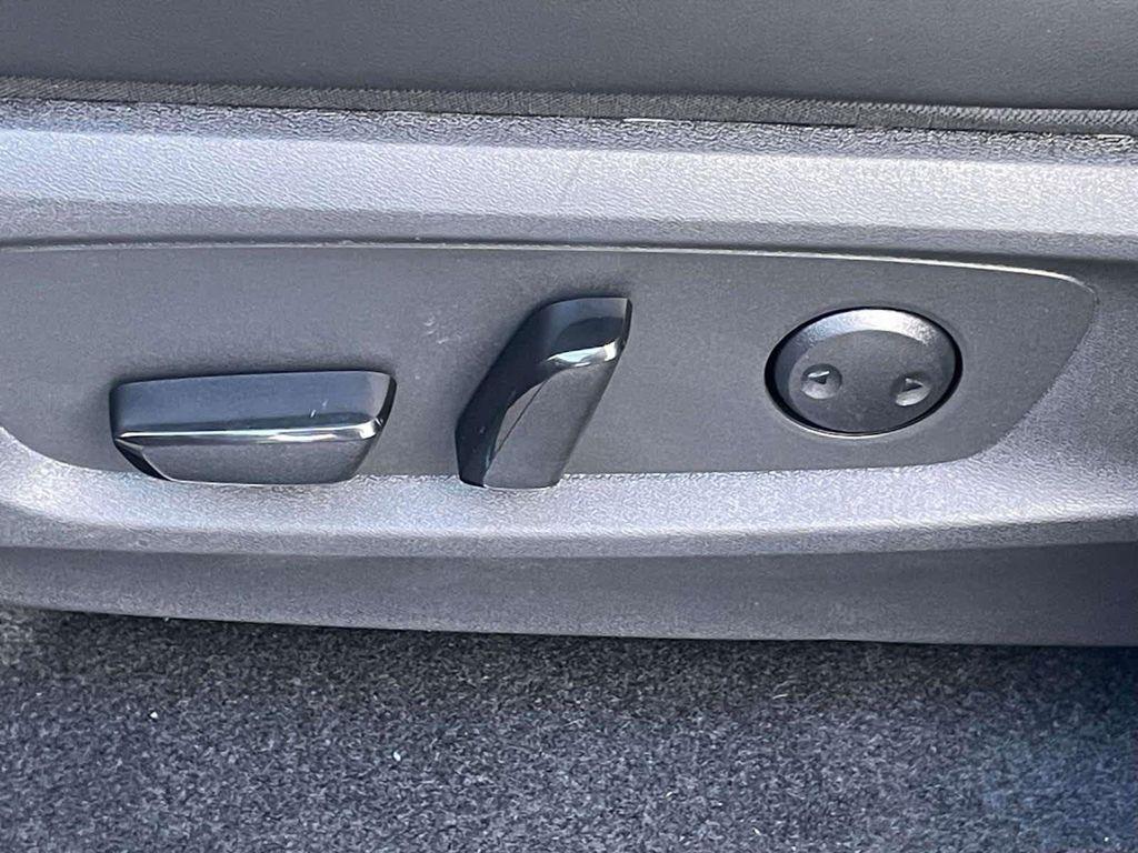 new 2025 Nissan Pathfinder car, priced at $45,031