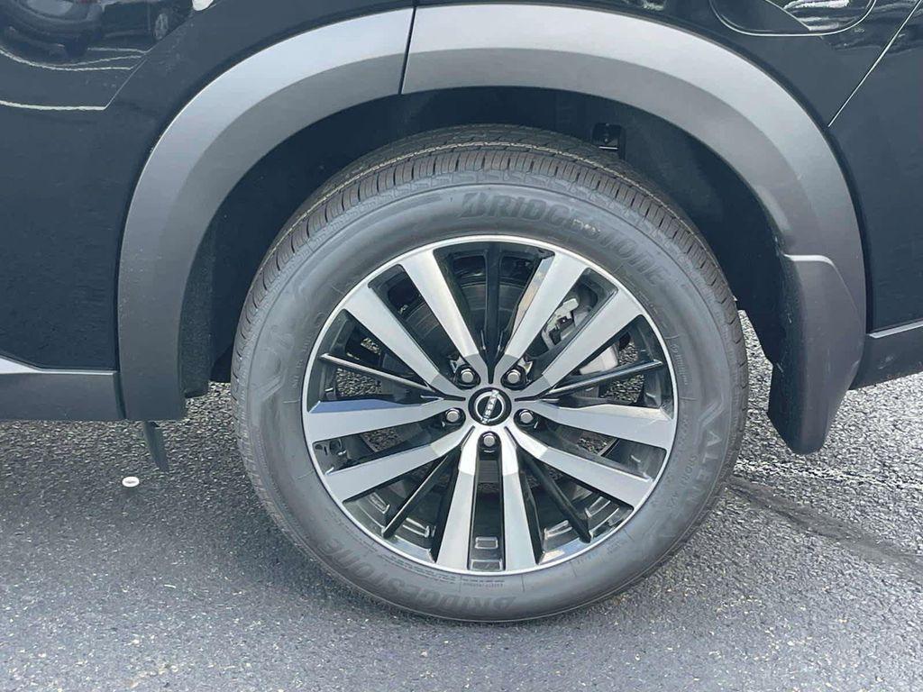 new 2025 Nissan Pathfinder car, priced at $45,031