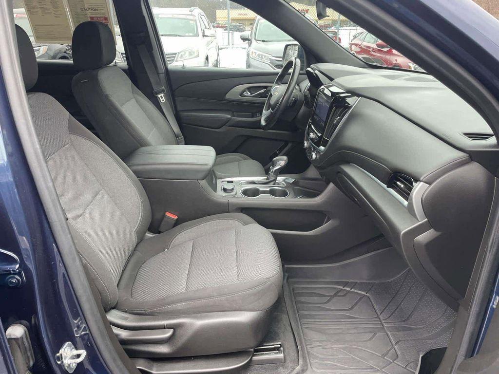 used 2022 Chevrolet Traverse car, priced at $26,158