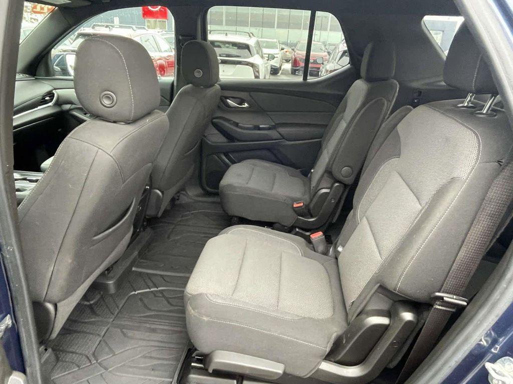 used 2022 Chevrolet Traverse car, priced at $26,158