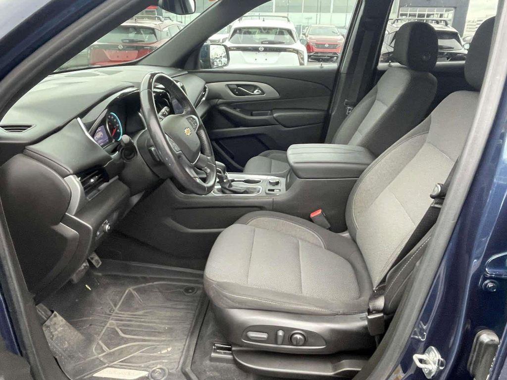 used 2022 Chevrolet Traverse car, priced at $26,158