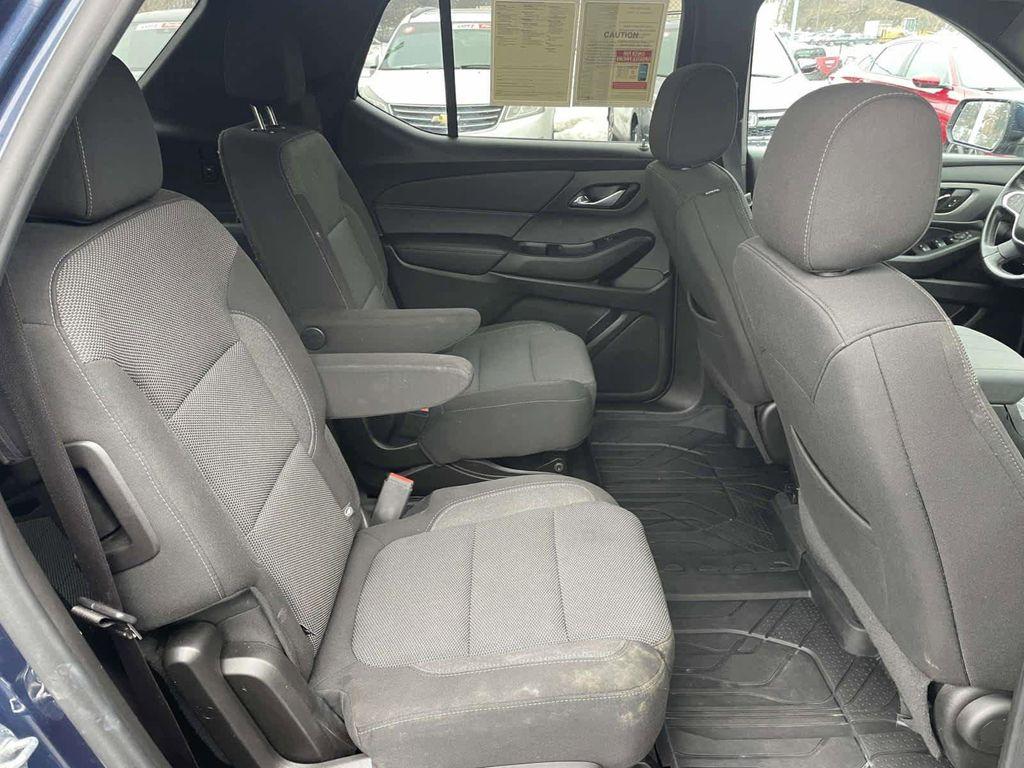used 2022 Chevrolet Traverse car, priced at $26,158