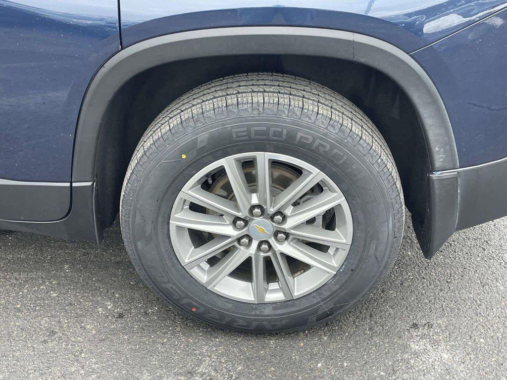 used 2022 Chevrolet Traverse car, priced at $26,158