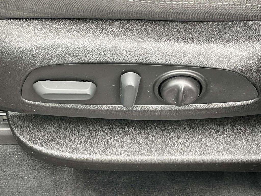 used 2022 Chevrolet Traverse car, priced at $26,158