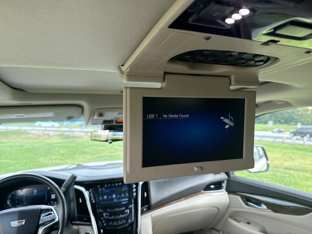 used 2020 Cadillac Escalade ESV car, priced at $27,376