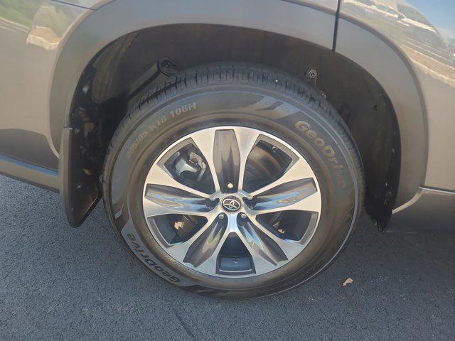 used 2023 Toyota Highlander car, priced at $36,255