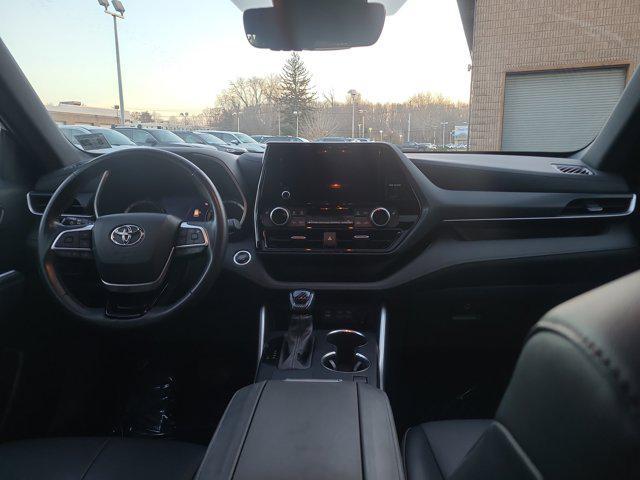 used 2024 Toyota Highlander car, priced at $38,990