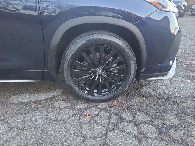 used 2024 Toyota Highlander car, priced at $38,990