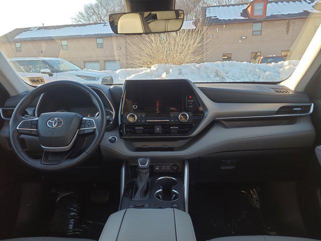 used 2023 Toyota Highlander car, priced at $35,608