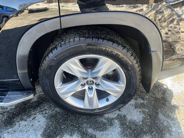 used 2019 Toyota Highlander car, priced at $30,937