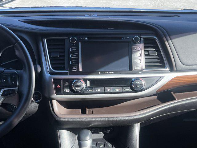 used 2019 Toyota Highlander car, priced at $30,937