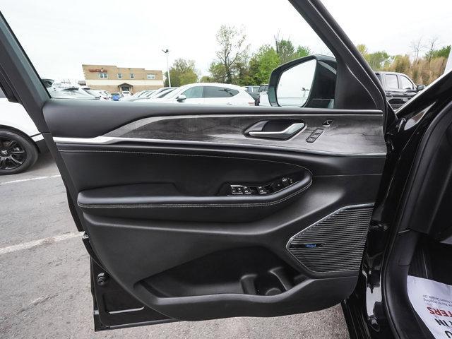 used 2022 Jeep Grand Cherokee car, priced at $27,990