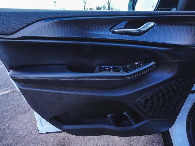 used 2024 Jeep Grand Cherokee car, priced at $29,990