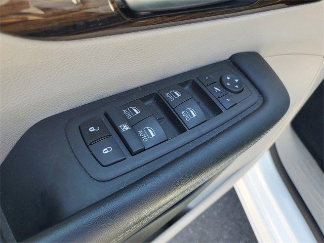 used 2023 Chrysler Pacifica Hybrid car, priced at $28,875