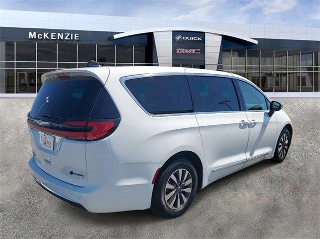 used 2023 Chrysler Pacifica Hybrid car, priced at $28,875