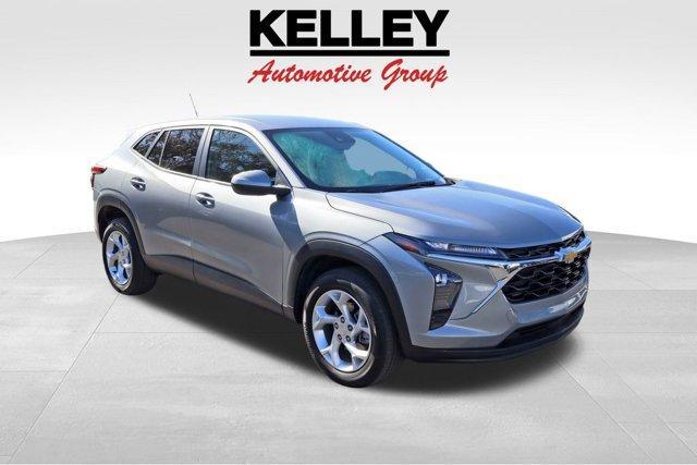 used 2024 Chevrolet Trax car, priced at $17,900