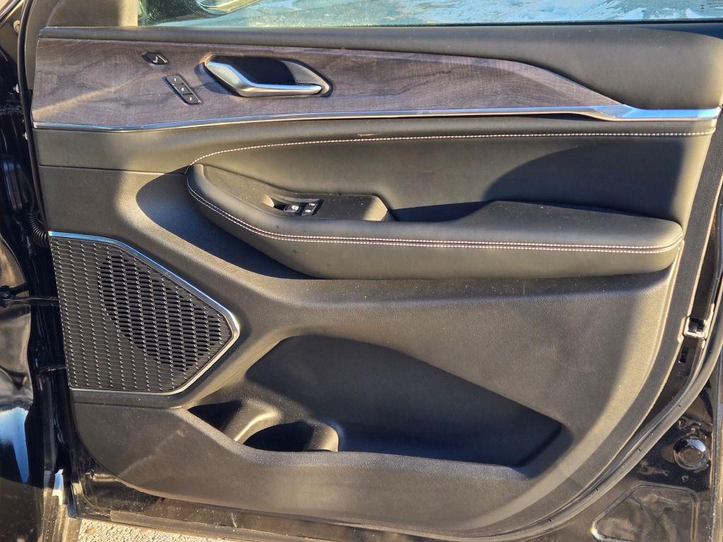 new 2025 Jeep Grand Cherokee car, priced at $58,455