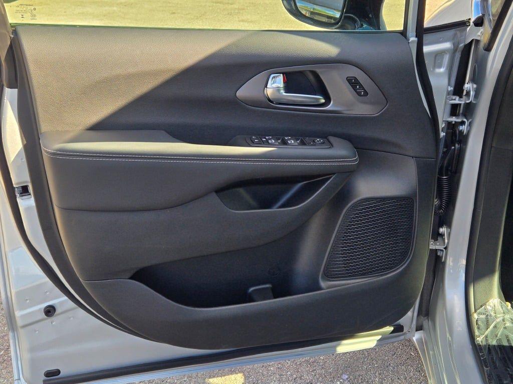 new 2026 Chrysler Pacifica car, priced at $38,817