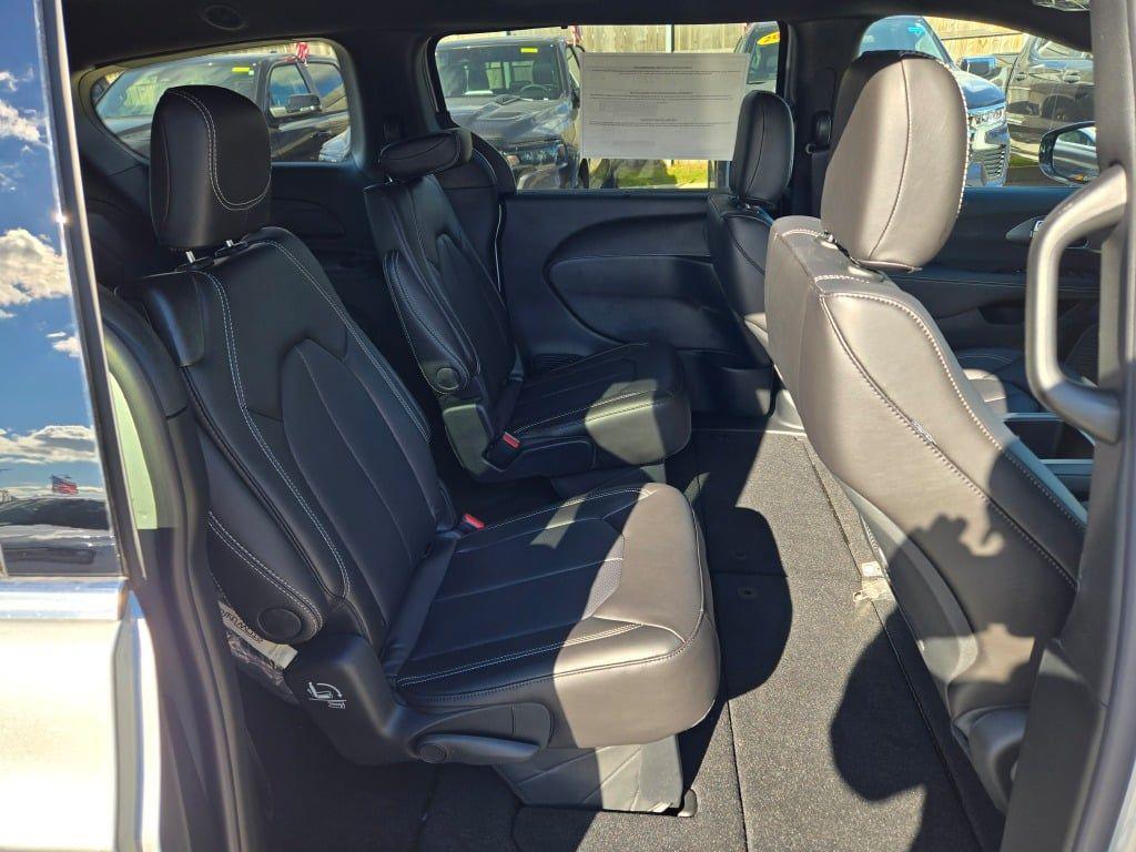 new 2026 Chrysler Pacifica car, priced at $38,817