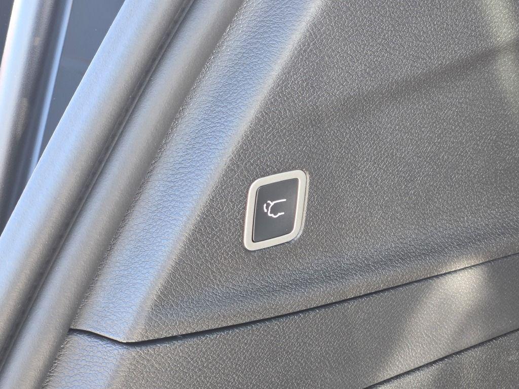 new 2026 Chrysler Pacifica car, priced at $38,817