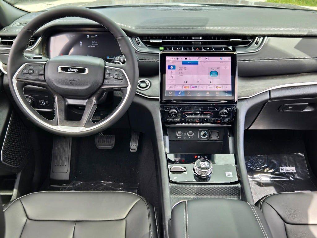 new 2025 Jeep Grand Cherokee car, priced at $45,724