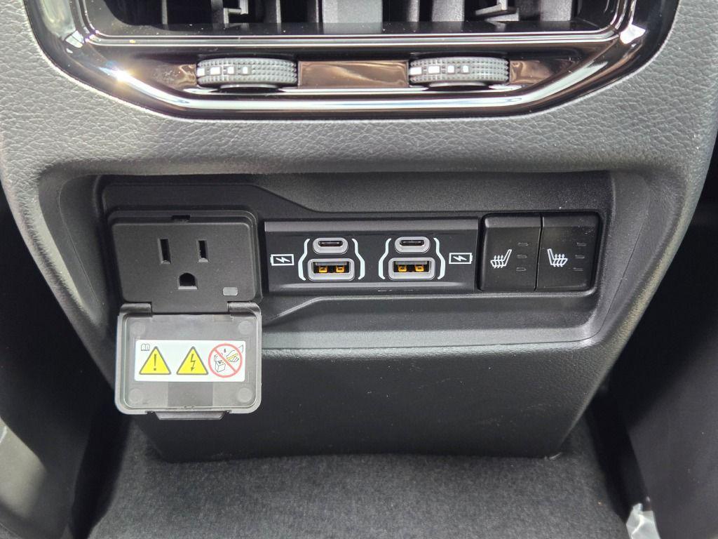 new 2025 Jeep Grand Cherokee car, priced at $43,224