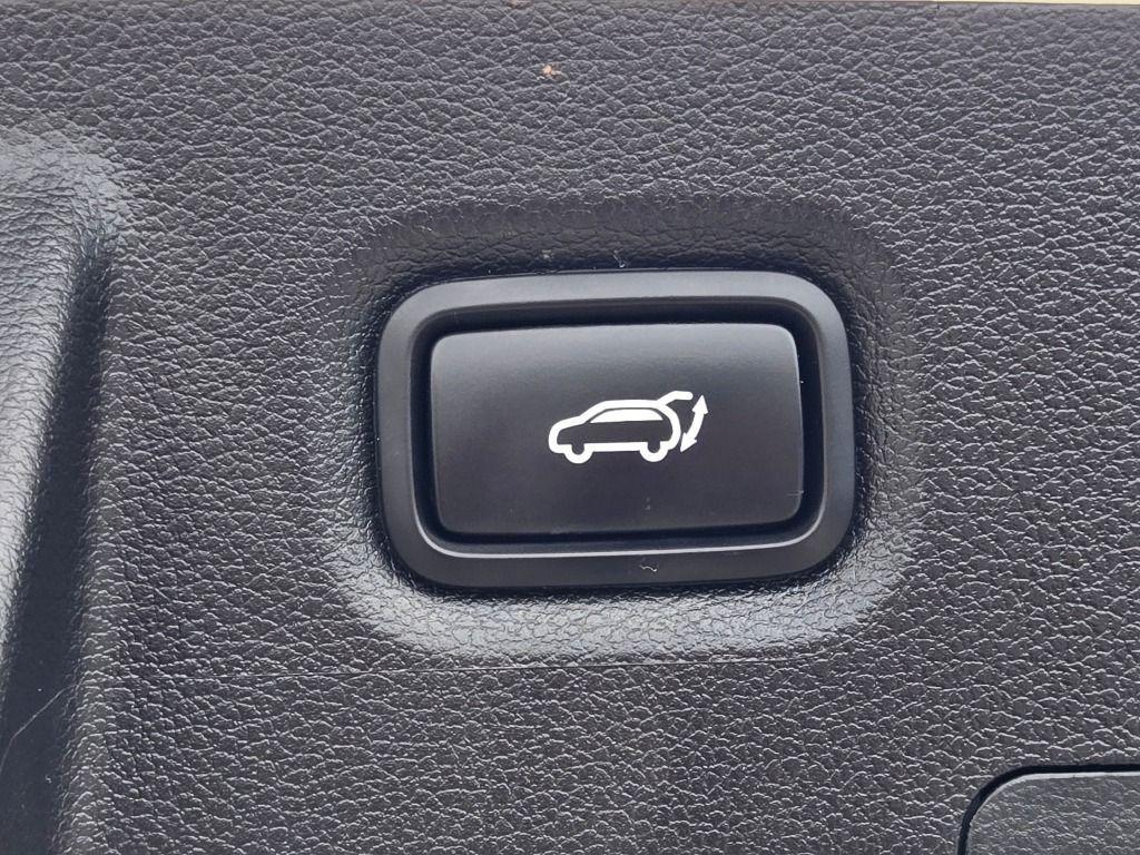 used 2023 Hyundai Santa Fe car, priced at $22,528