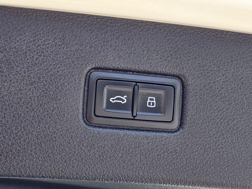 used 2019 Audi Q7 car, priced at $19,998