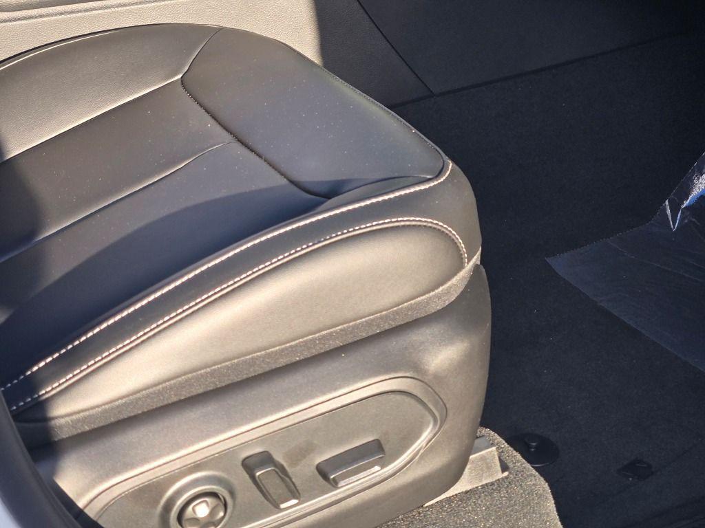 new 2025 Jeep Grand Cherokee L car, priced at $49,613