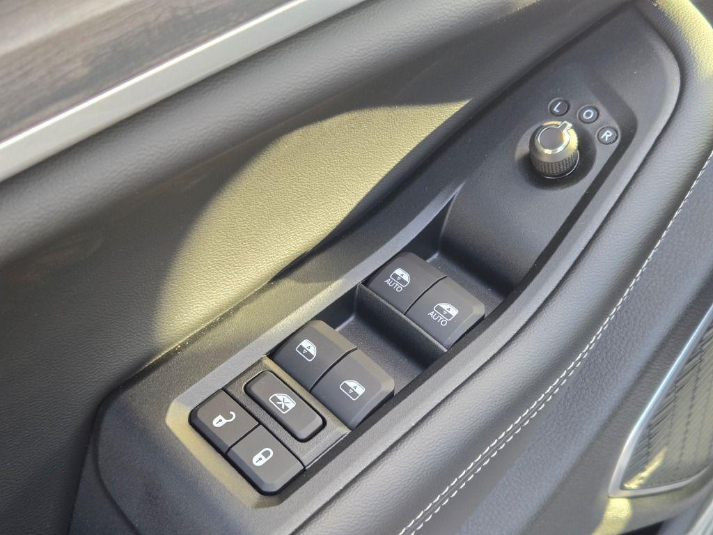 new 2025 Jeep Grand Cherokee L car, priced at $49,613