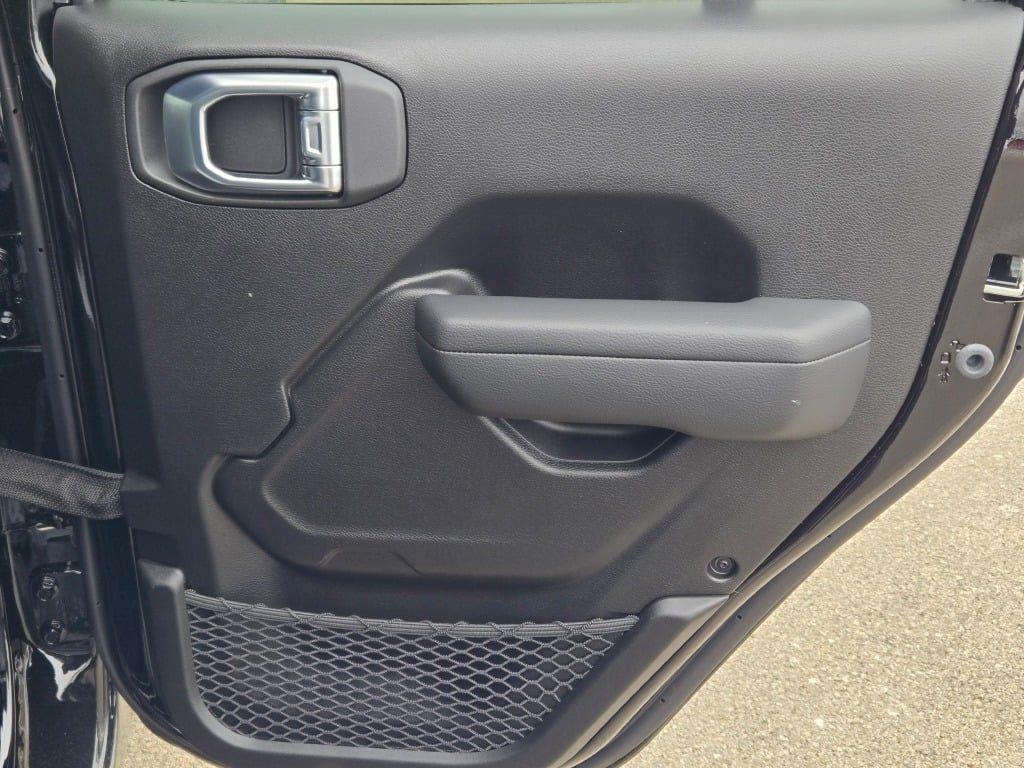 new 2026 Jeep Wrangler car, priced at $46,268