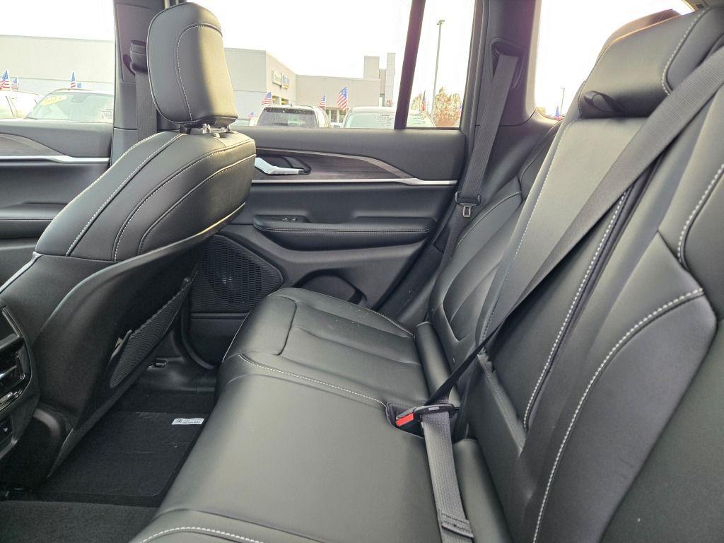 new 2025 Jeep Grand Cherokee car, priced at $45,230