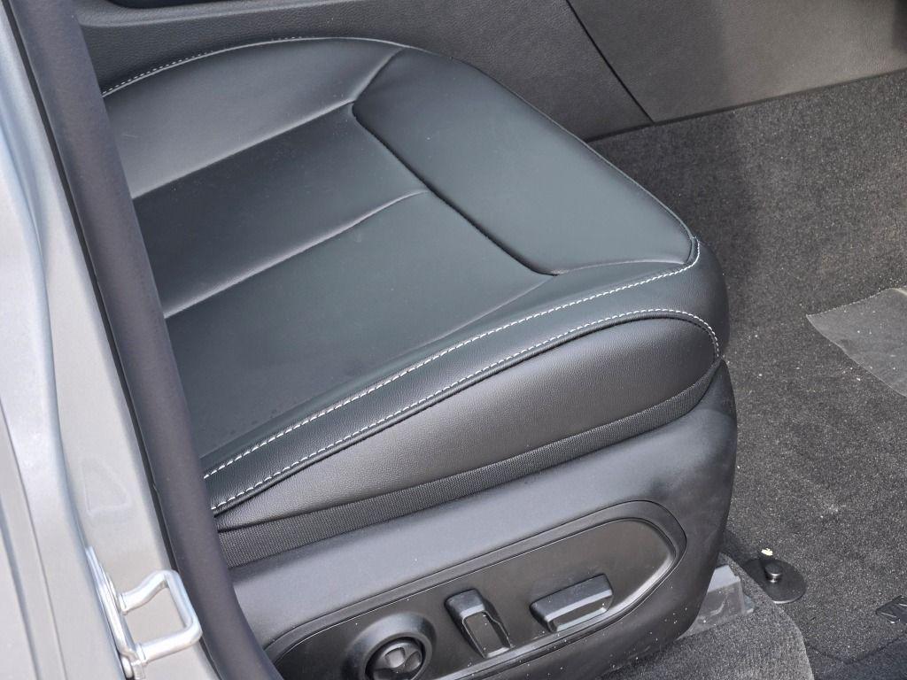 new 2025 Jeep Grand Cherokee car, priced at $45,230