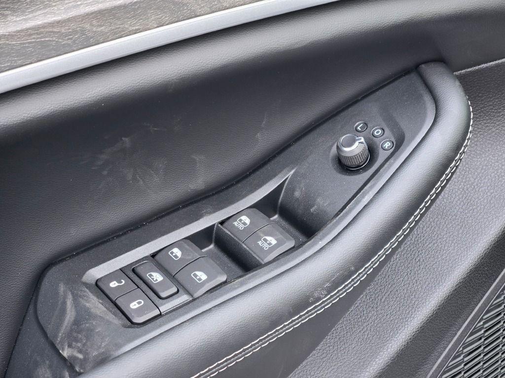 new 2025 Jeep Grand Cherokee car, priced at $45,230